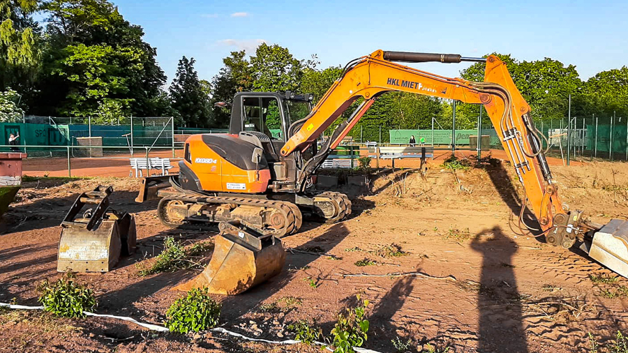 Foto: Spatenstich Tennisplatz